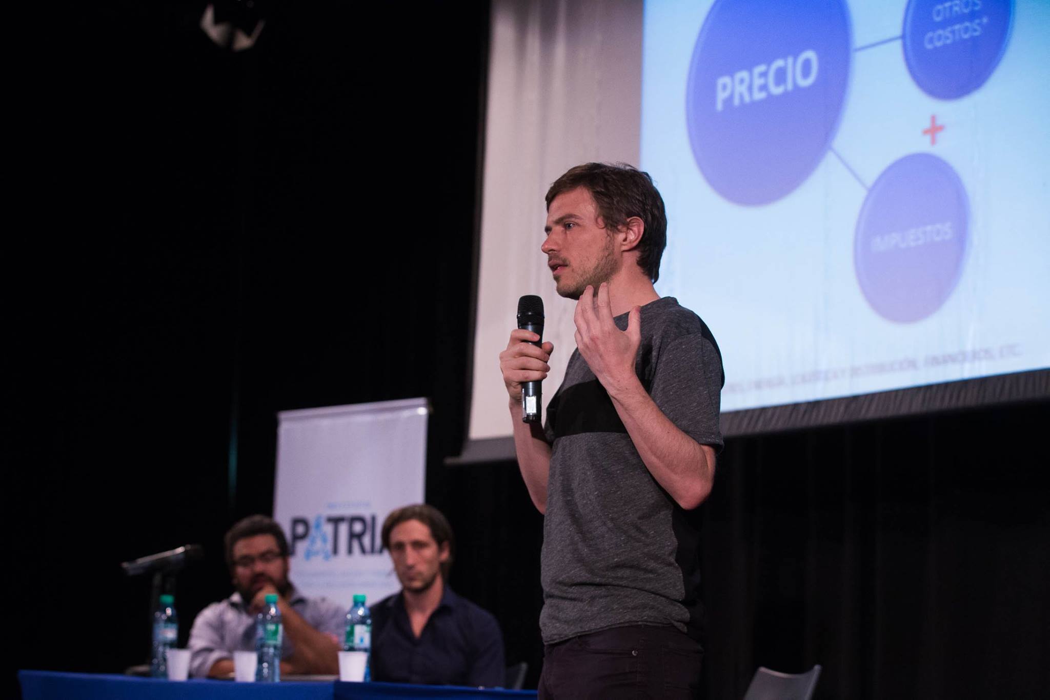 Curso de Economía Política. Clase 7. Precio, mercado de trabajo y distribución del ingreso. Augusto Costa y Hernán Lechter