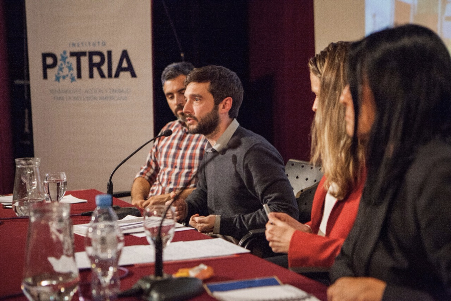 Con la presencia de Pablo Bustinduy (Podemos), se dictó la segunda clase del Curso de Formación en Relaciones Internacionales