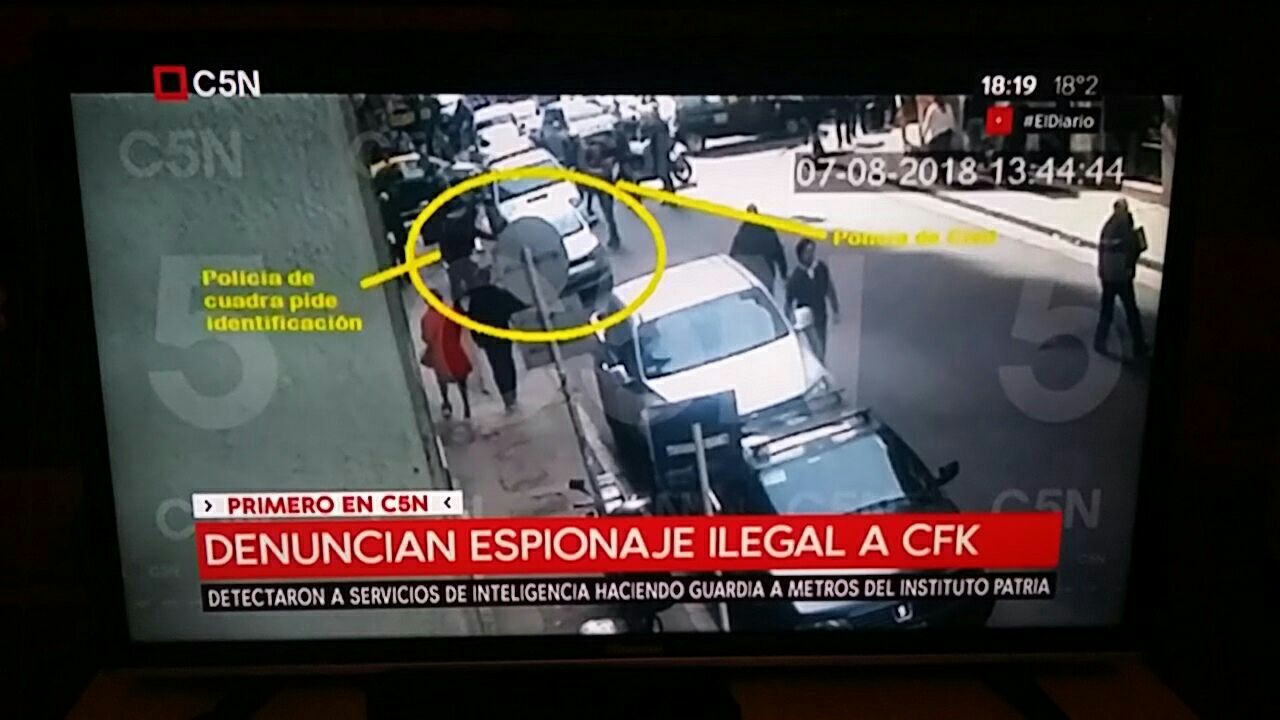 DETECTAN A SERVICIOS DE INTELIGENCIA VIGILANDO A CRISTINA, FUERA DEL INSTITUTO PATRIA