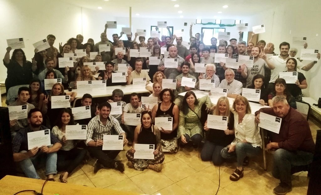 Silvina Batakis en la entrega de certificados en Ensenada
