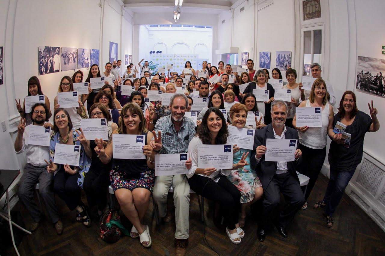 Entrega de certificados del Curso de Políticas Sociales y Derechos de la Niñez y Adolescencia