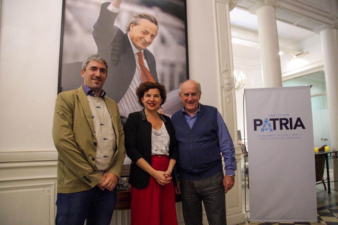 Oscar Parrilli con autoridades del CIPPEC