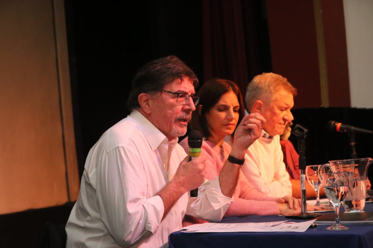 Dio inicio el Seminario sobre Educación Pública