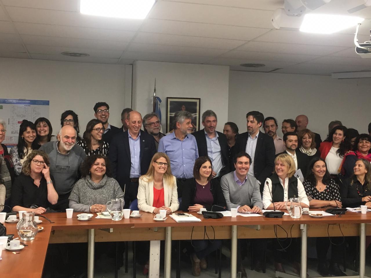 El Instituto Patria junto al CIPPEC y diputados nacionales en un conversatorio sobre Estado, Administración Pública y rol de la Educación.
