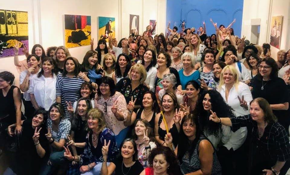 Las compañeras en las luchas y  en las bancas