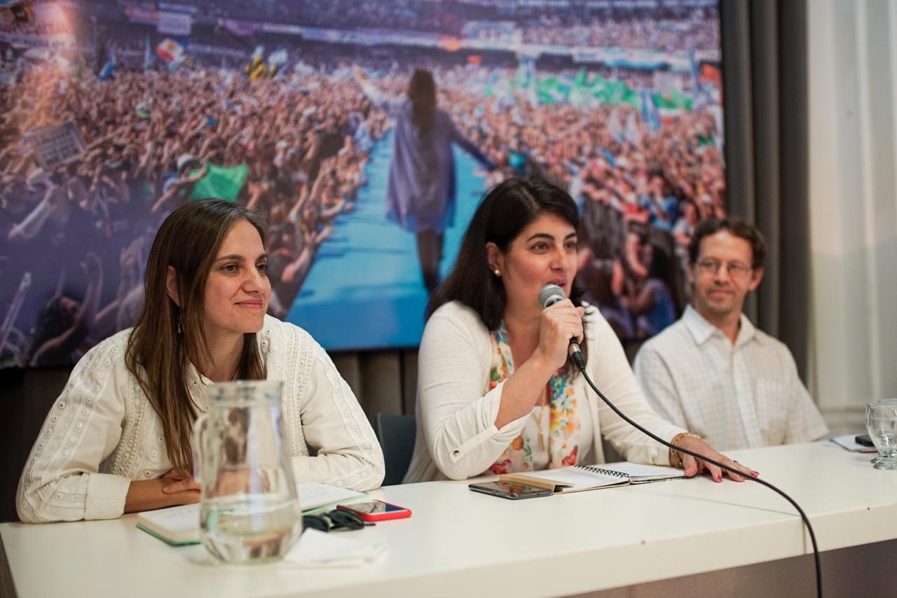 Ana Castellani en el Instituto Patria