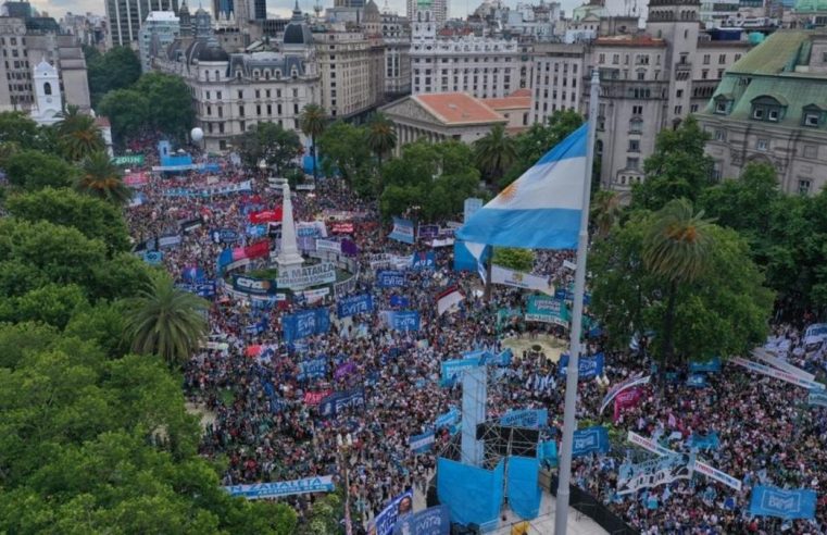 CLASE ABIERTA «INGRESO UNIVERSAL, TRABAJO Y DISTRIBUCIÓN DE LA RIQUEZA»