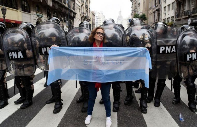 ECONOMÍA: CRISIS Y LUCHA DE LAS PERSONAS MAYORES EN ARGENTINA