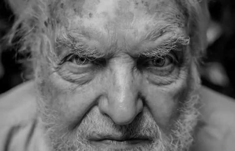 HOMENAJE A OSVALDO BAYER